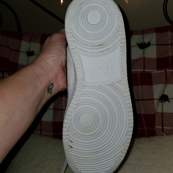 Nike Shoes - Picture 3 of 4